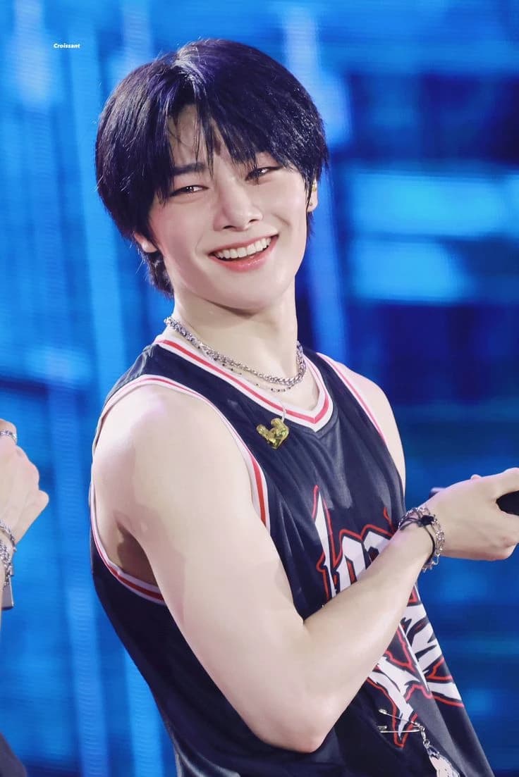 Jeongin  thumbnail