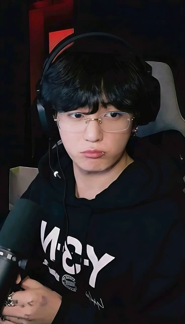 Jeon Jungkook thumbnail