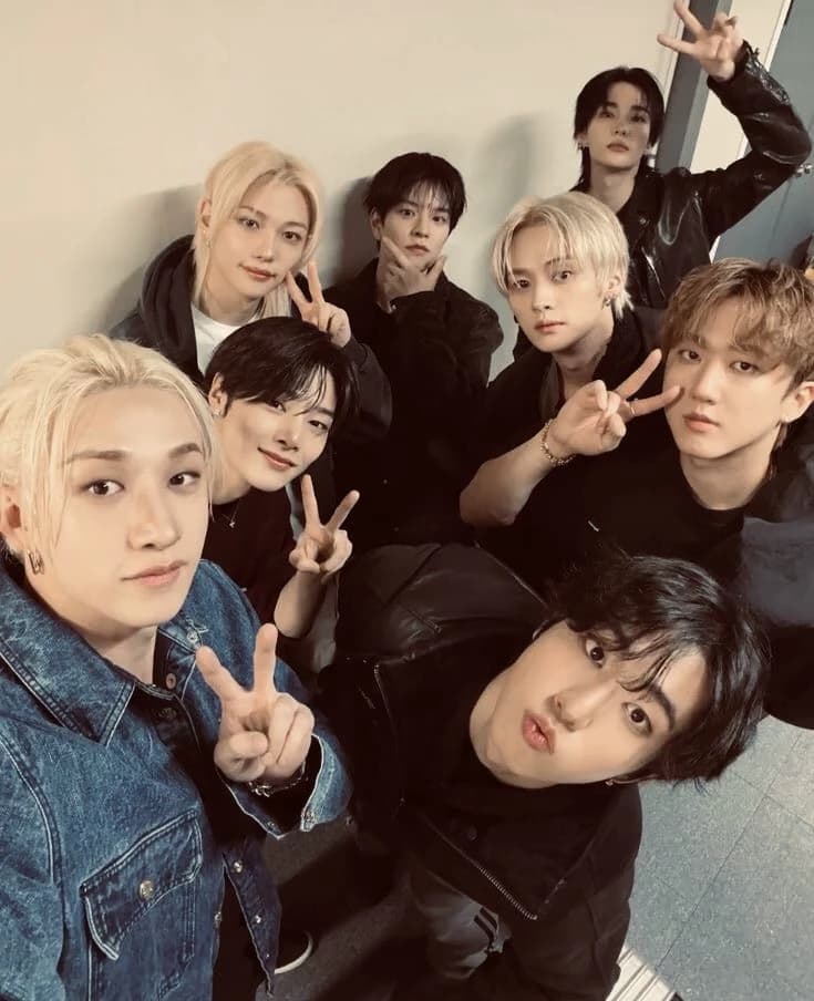 Stray kids thumbnail