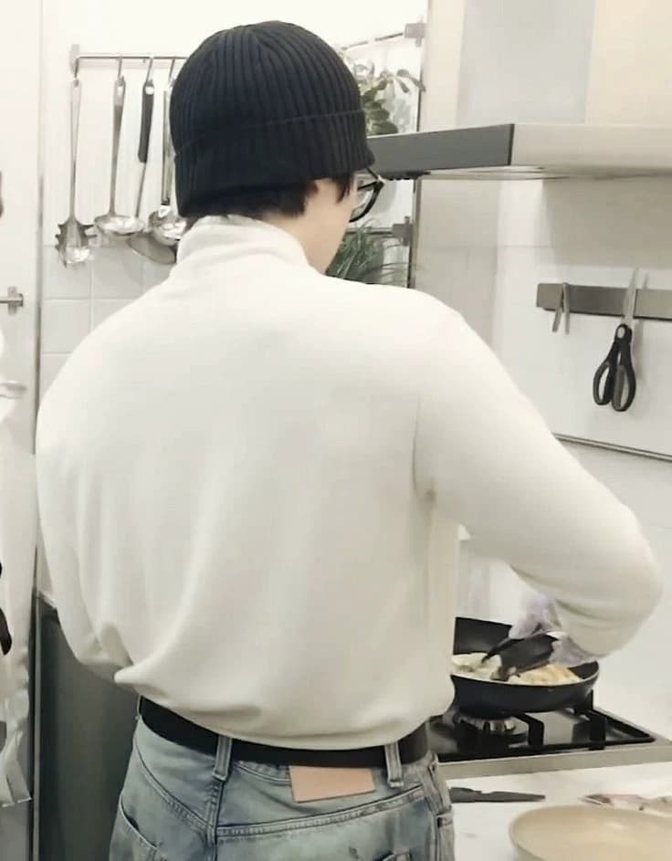 Jeon Wonwoo ★ Chef Boyfriend ≠ Bl He has now gone cold. thumbnail