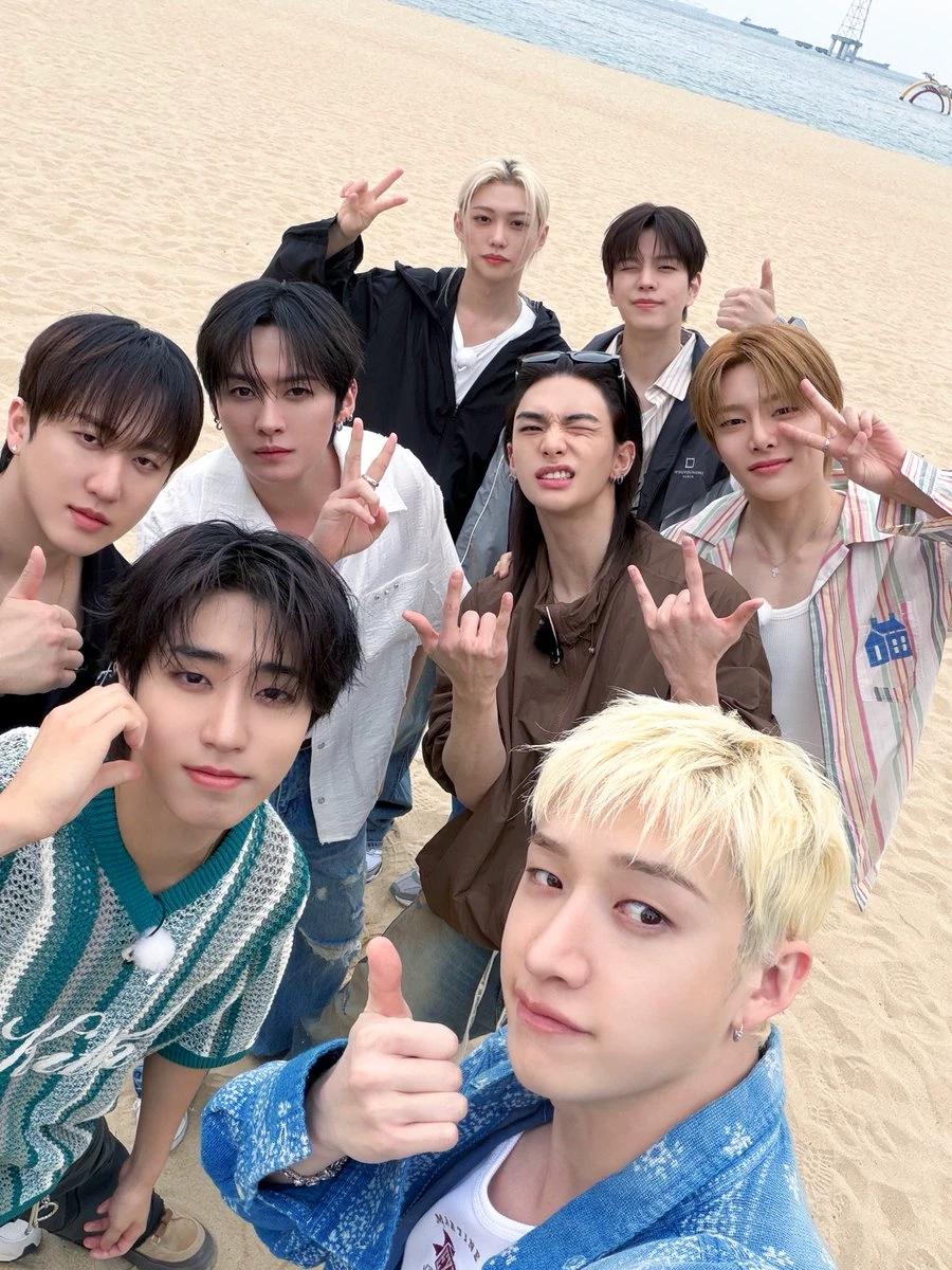 straykids  thumbnail