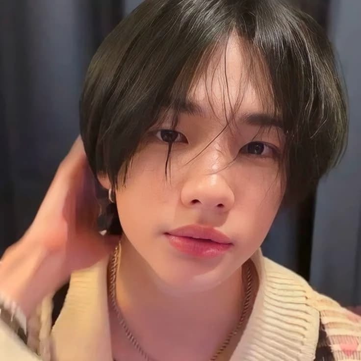 Hyunjin thumbnail