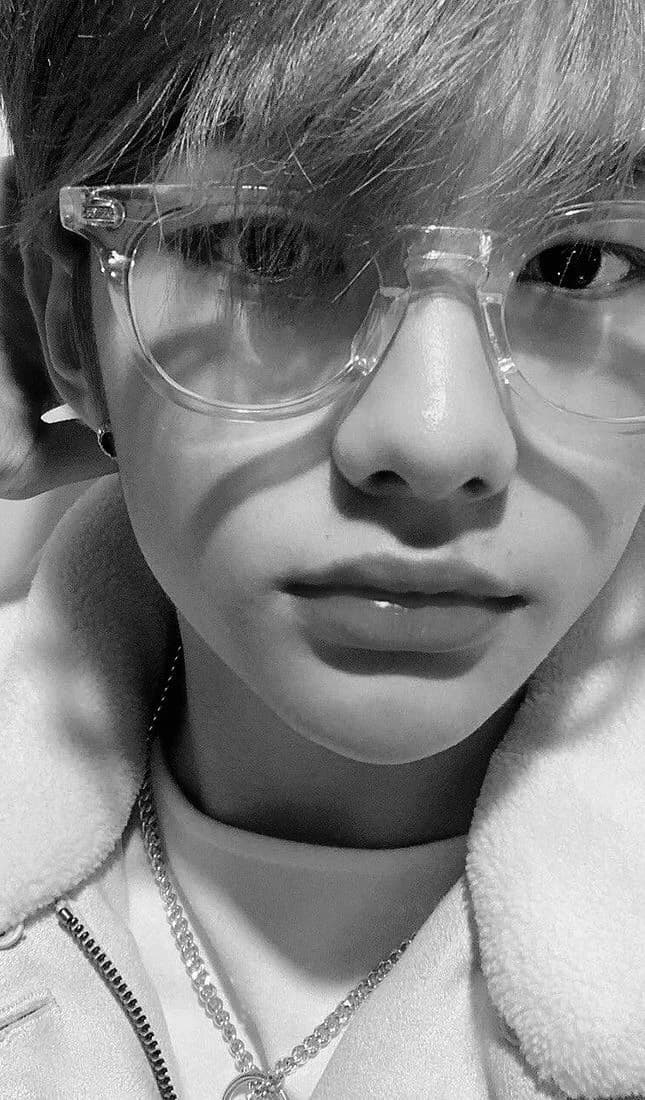 HYUNJIN  thumbnail