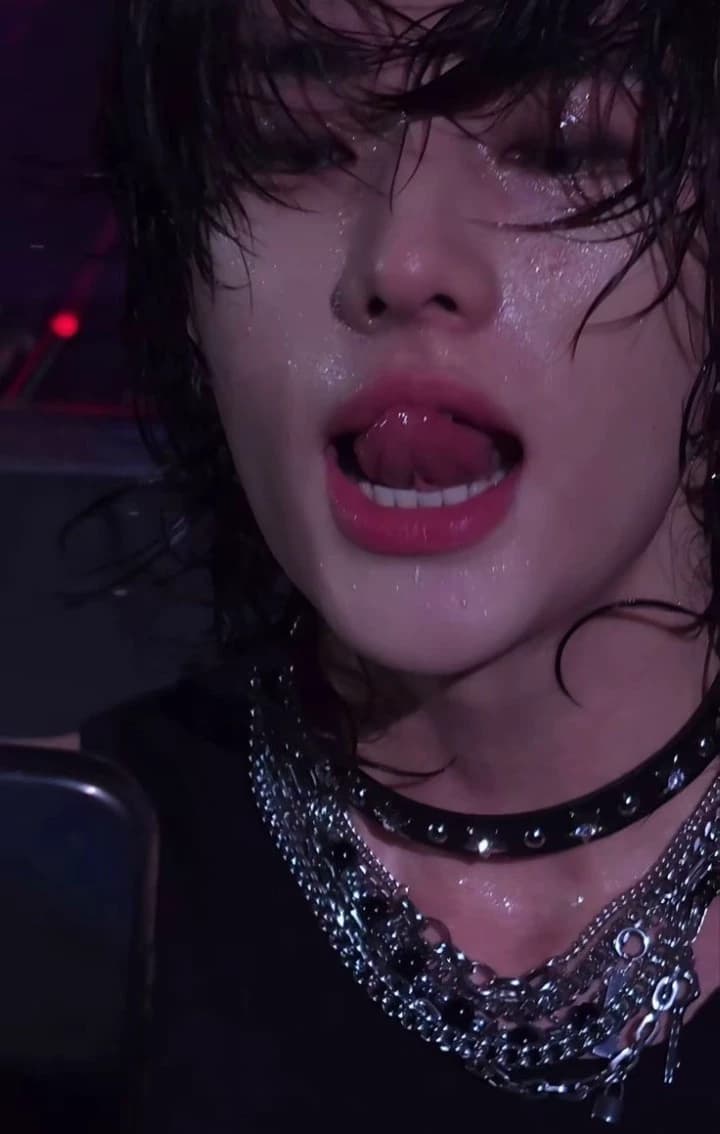 hyunjin  thumbnail