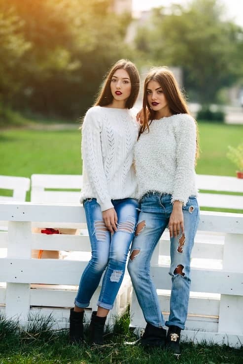 Sofie and Anita thumbnail