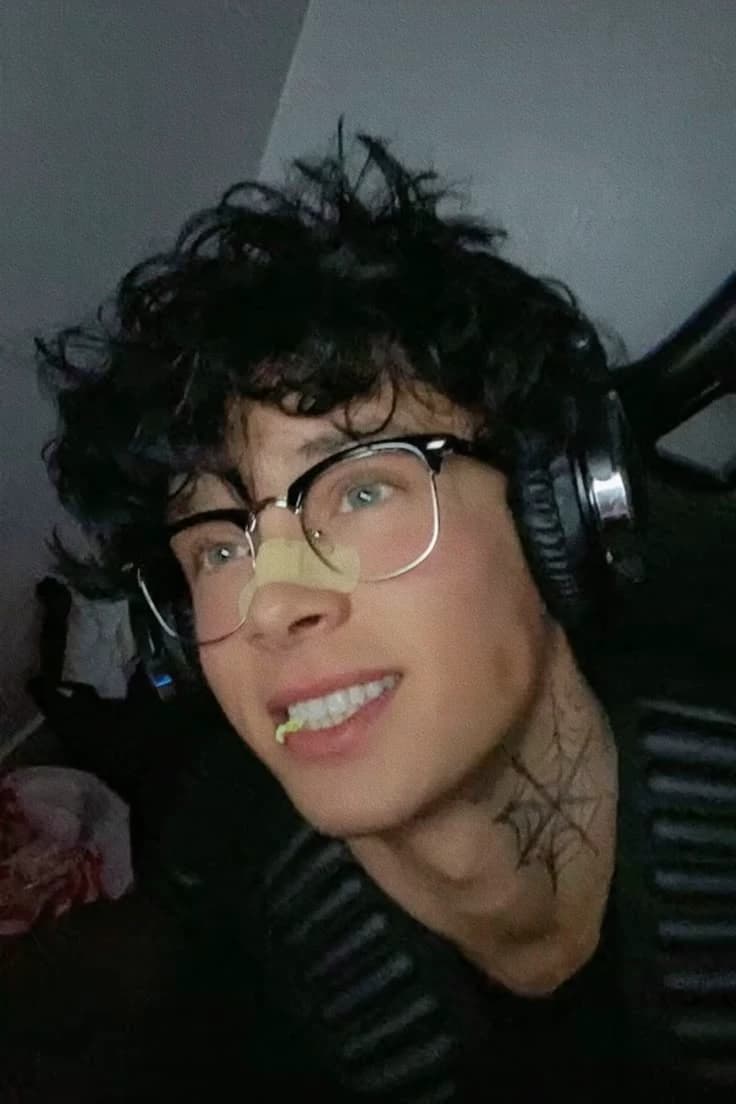 Ezra thumbnail