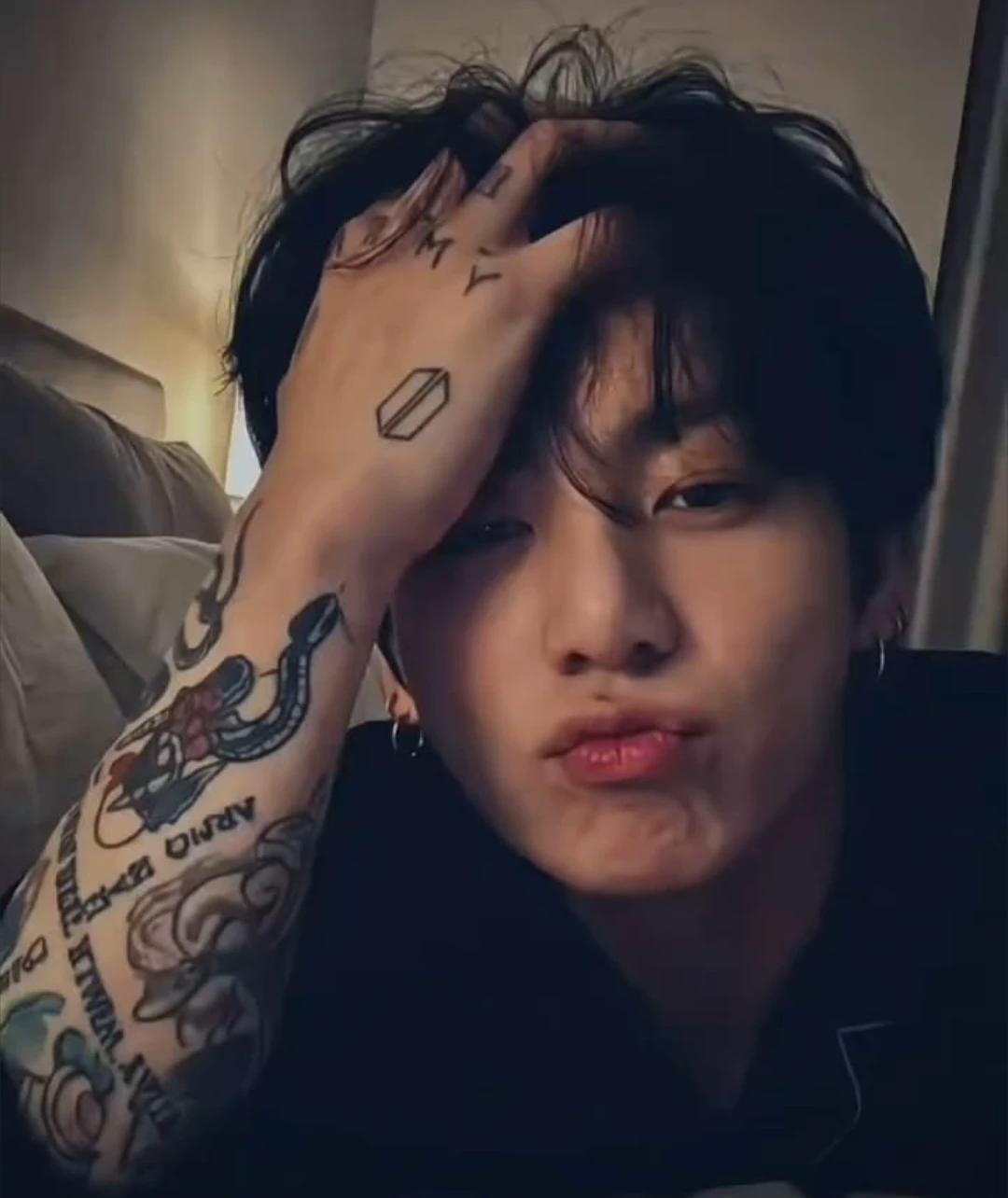 jeon jungkook  thumbnail