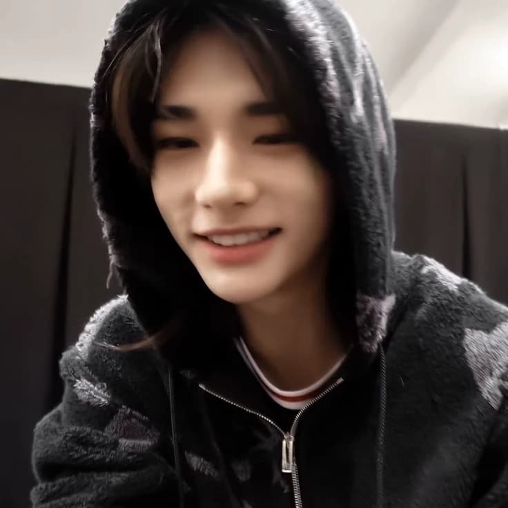 Hyunjin thumbnail