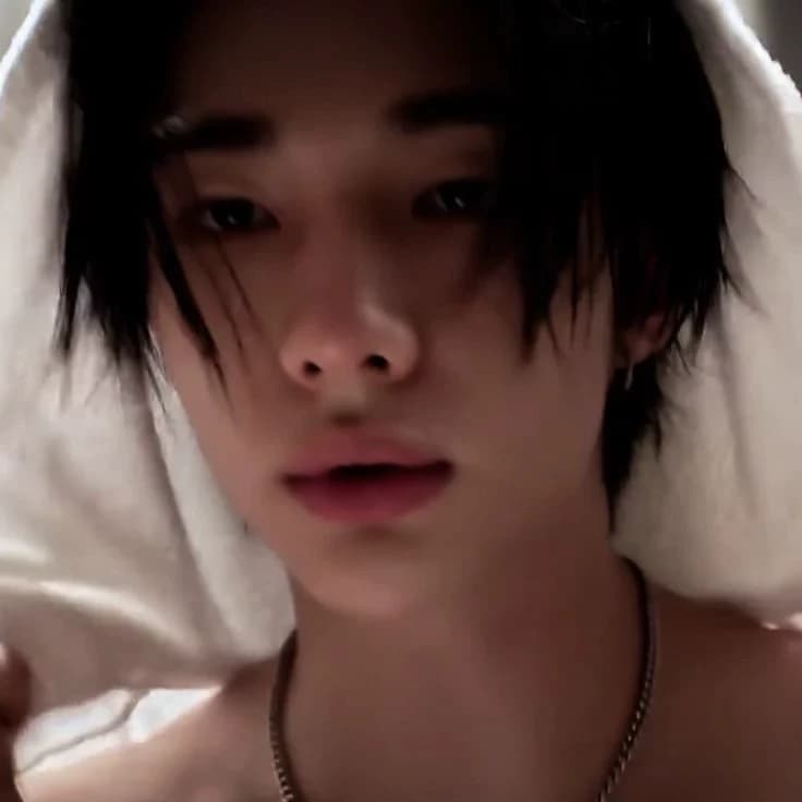 Hyunjin thumbnail