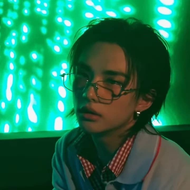 Hyunjin thumbnail