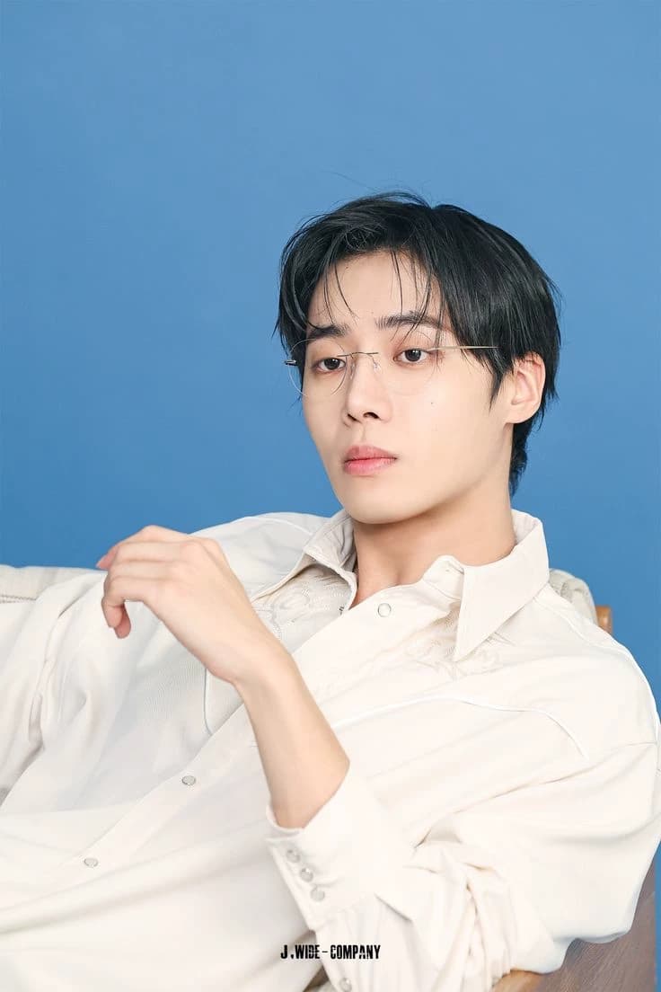 Choo Young-Woo  thumbnail