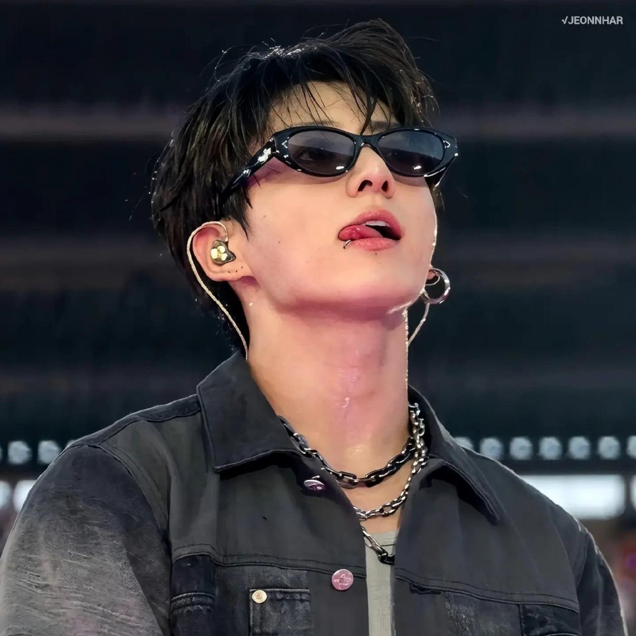 Jeon Jungkook thumbnail