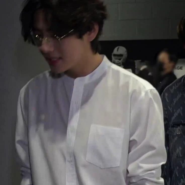 Kim Taehyung thumbnail