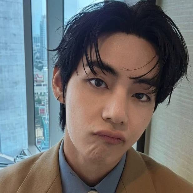 Kim Taehyung thumbnail