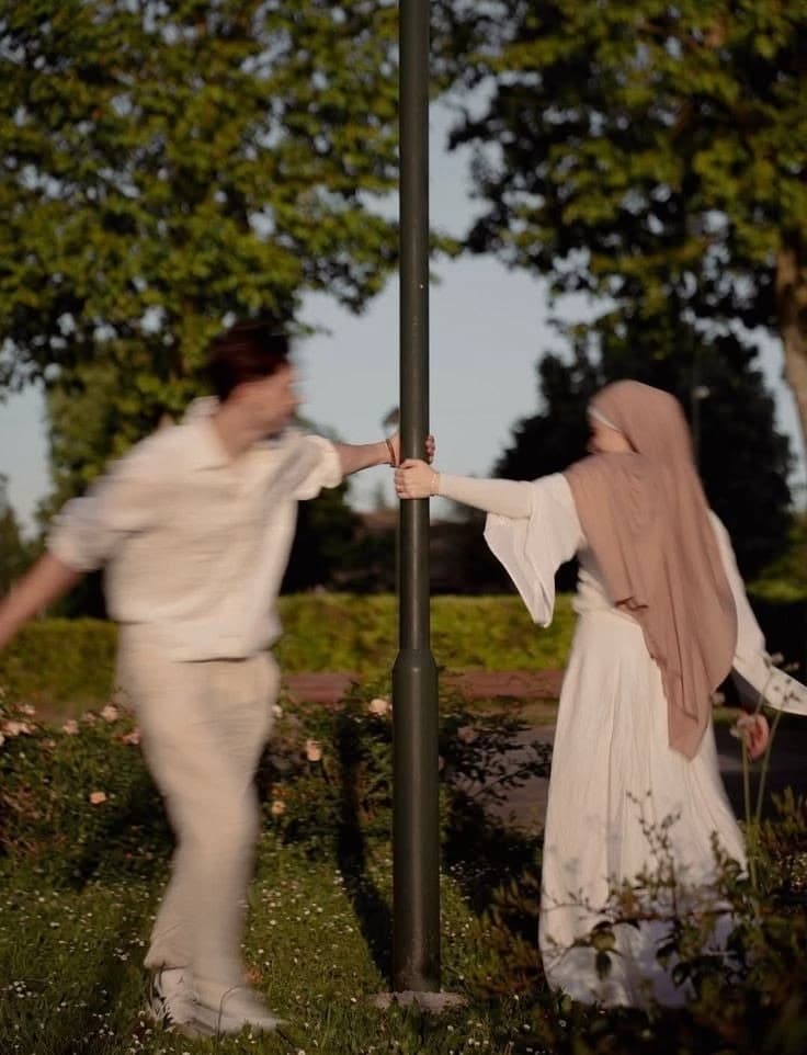 muslim girl and men  thumbnail