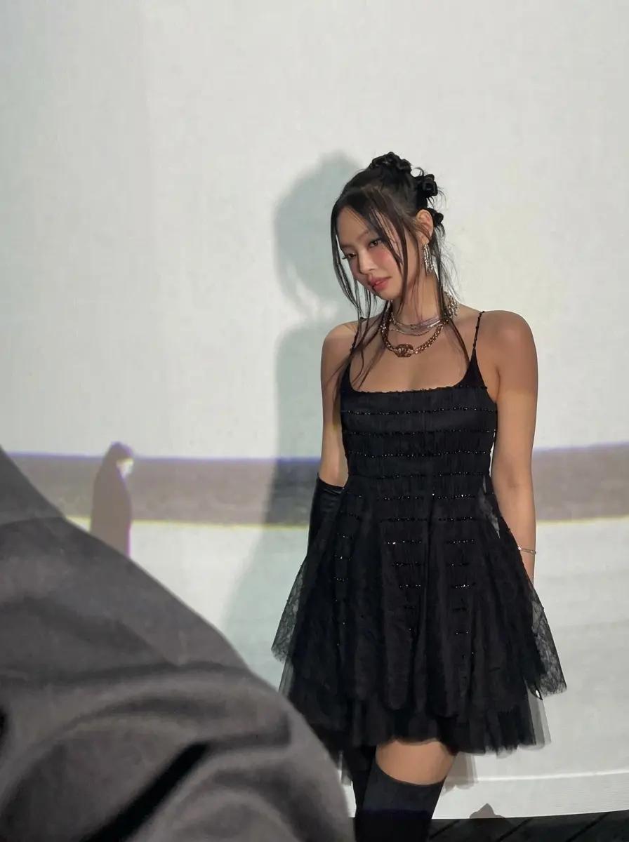 Jennie thumbnail