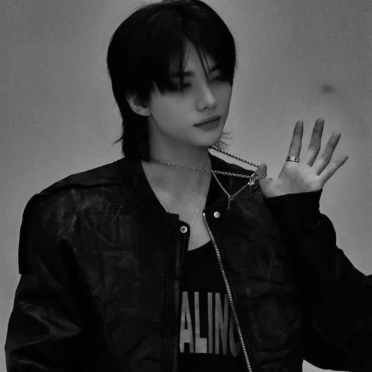 Hyunjin thumbnail