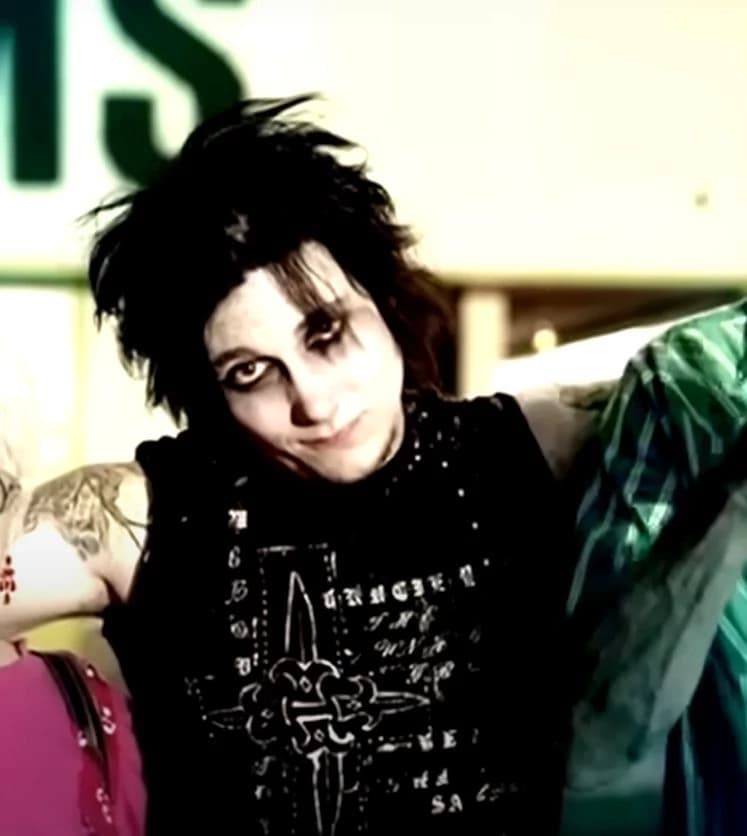 Synyster Gates thumbnail