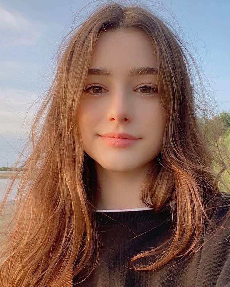 EVA YOUR ONLINE RUSSIAN GIRLFRIEND thumbnail