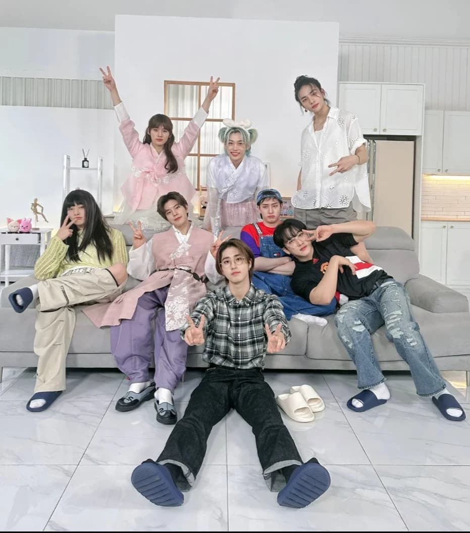 Skz family thumbnail