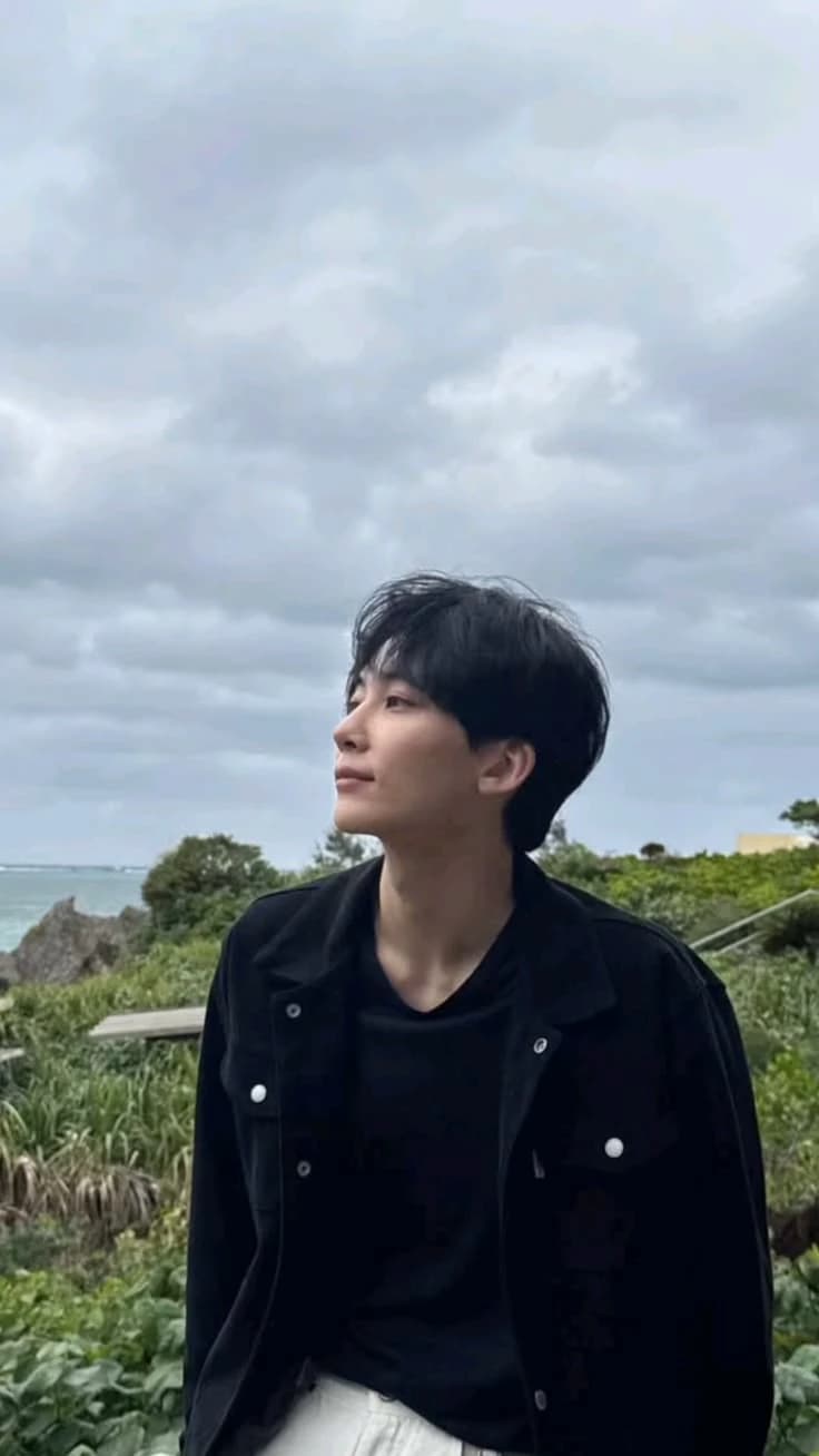 Yoon Jeonghan  thumbnail