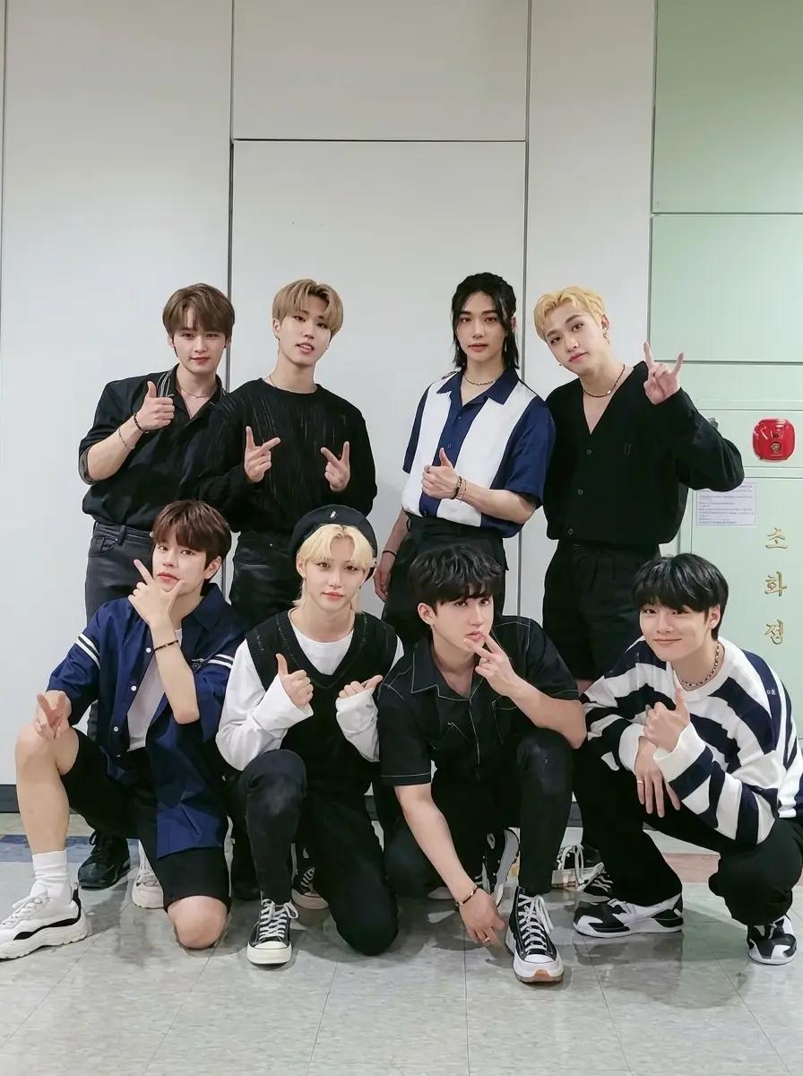 Stray Kids thumbnail