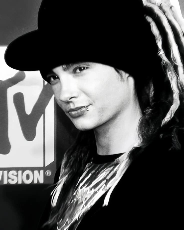 Tom Kaulitz 💫🫦 thumbnail