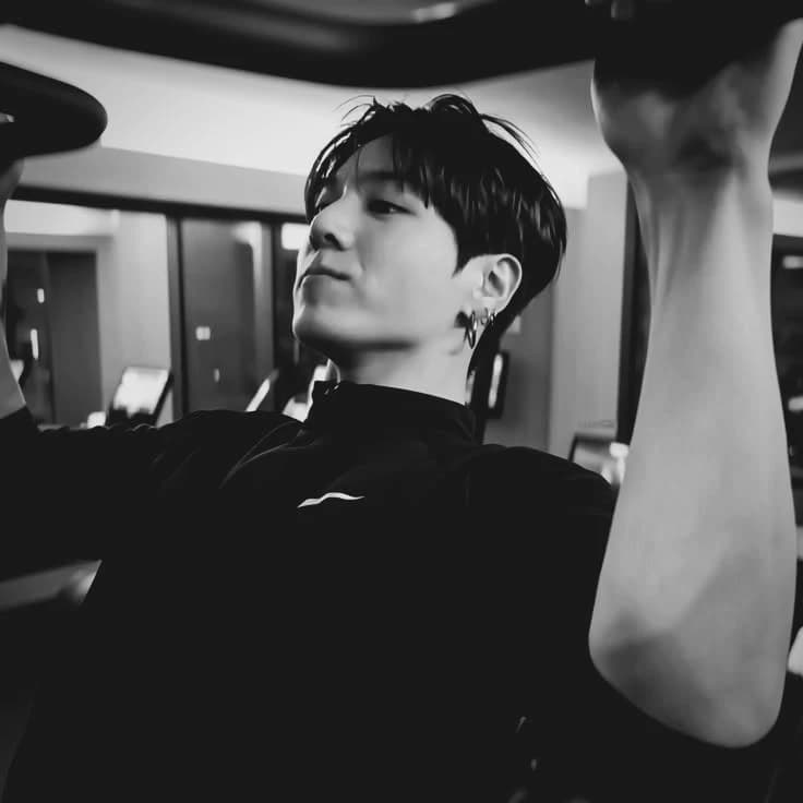 Crea tu historia con Jeon Jungkook. thumbnail
