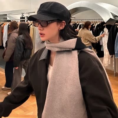 Hwang Hyunjin thumbnail