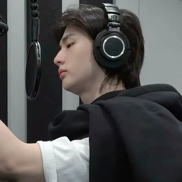 Hyunjin thumbnail