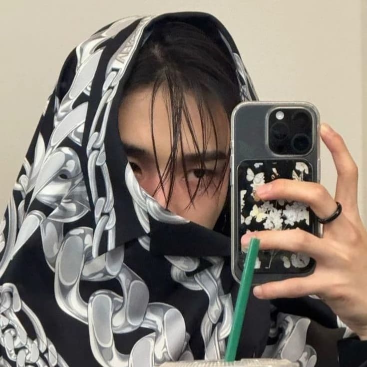 Hyunjin  thumbnail