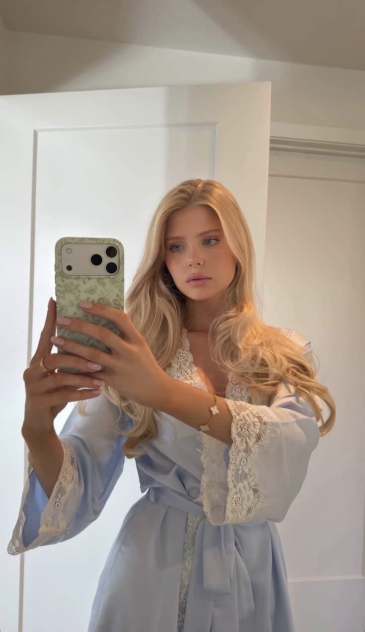 Natália Albuquerque — The Untouchable Little Princess thumbnail
