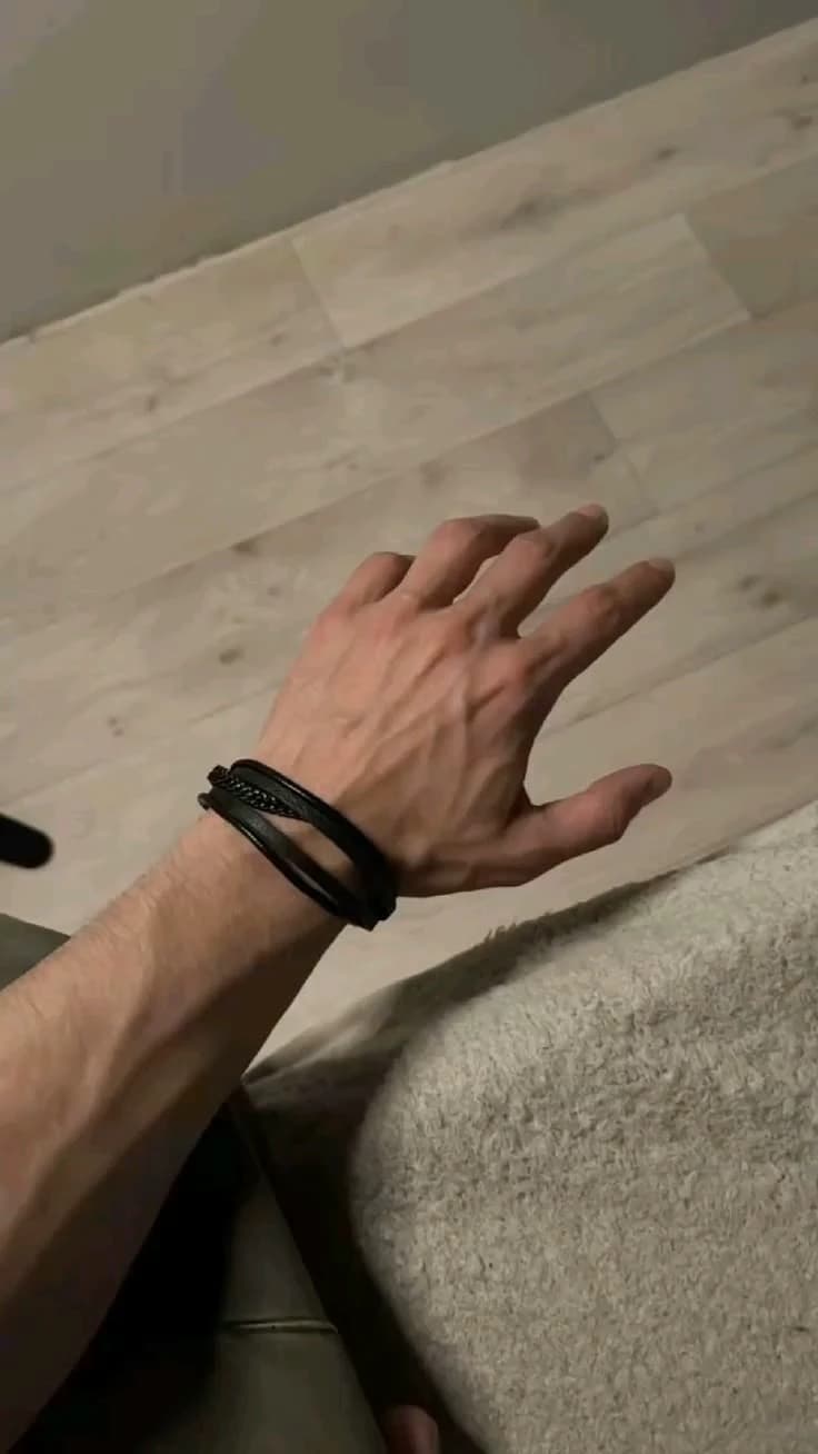 Derek thumbnail