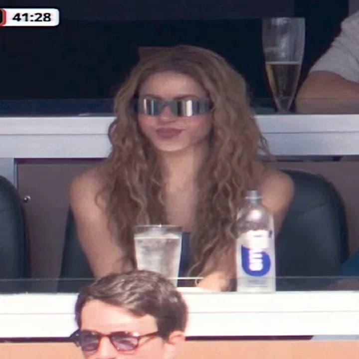 shakira thumbnail