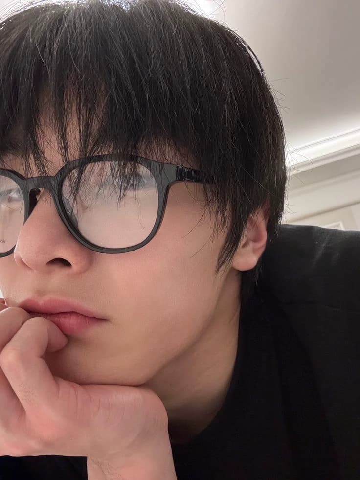 Yang Jeongin thumbnail
