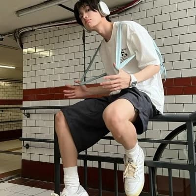 EXIEN LEE thumbnail
