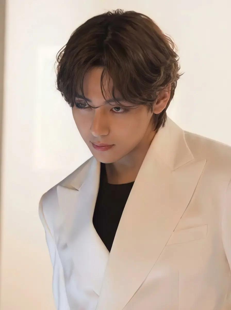 Kim Taehyung thumbnail