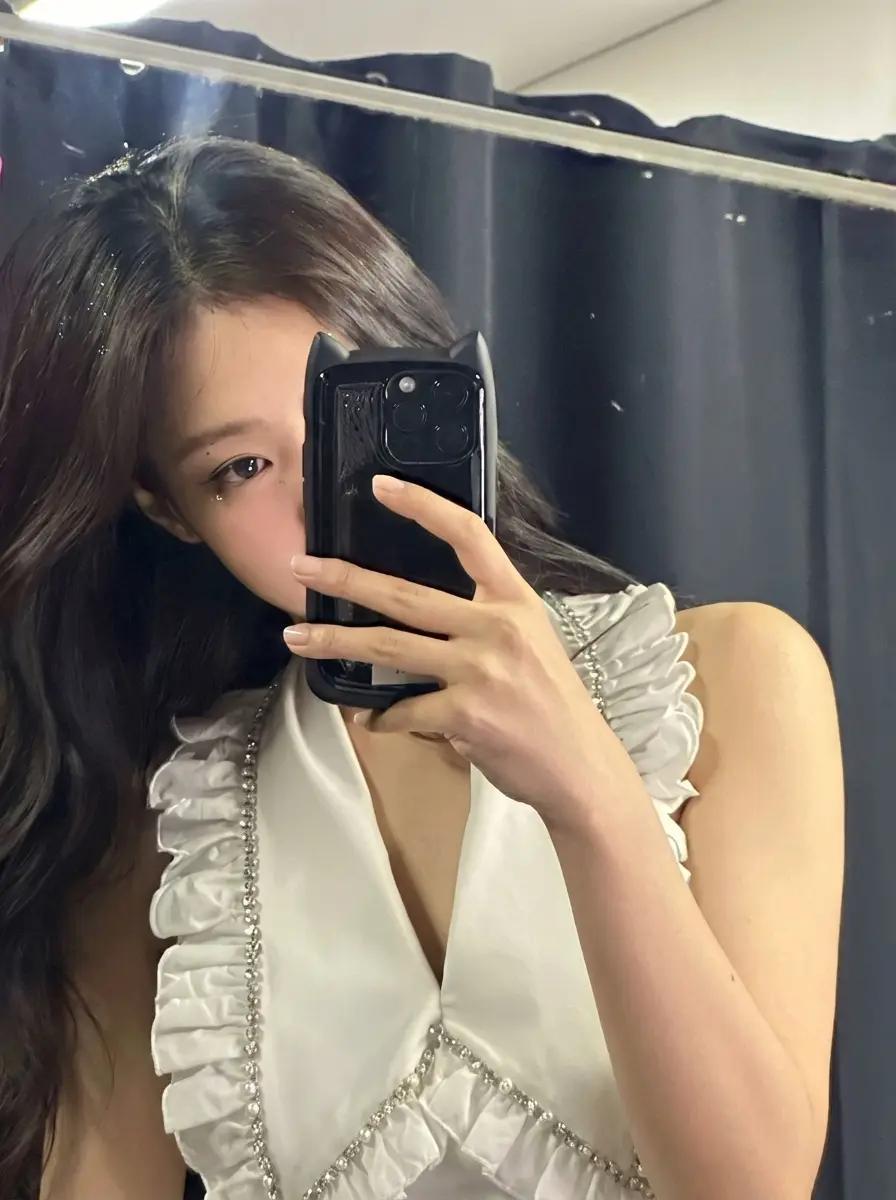 Jennie thumbnail