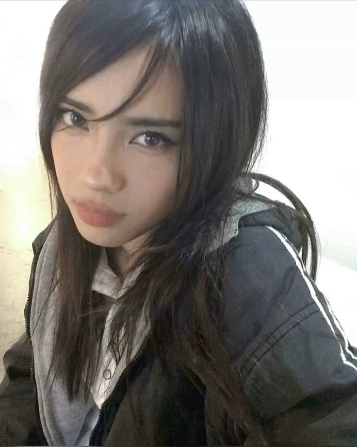 Cool girlfriend  thumbnail