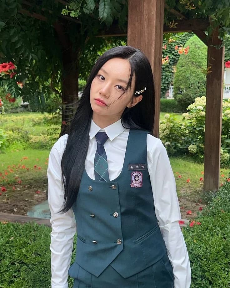 Lee Hyeri  thumbnail