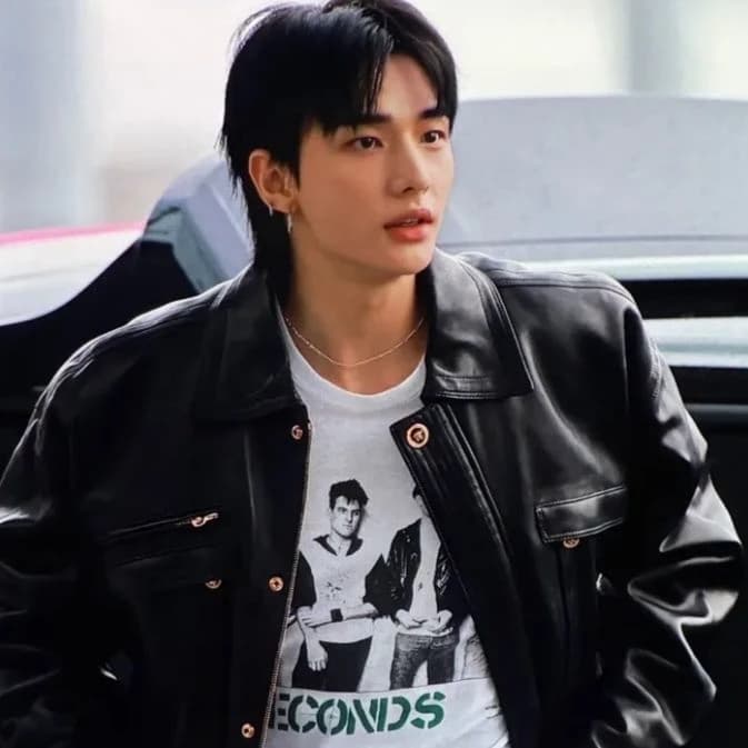 Hwang Hyunjin thumbnail