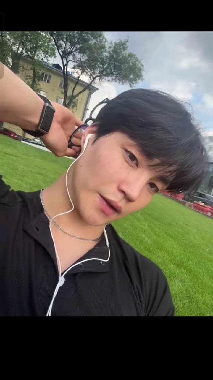 Laughing🧑🏻 thumbnail