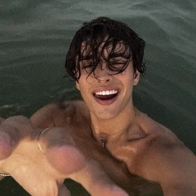 Alex thumbnail