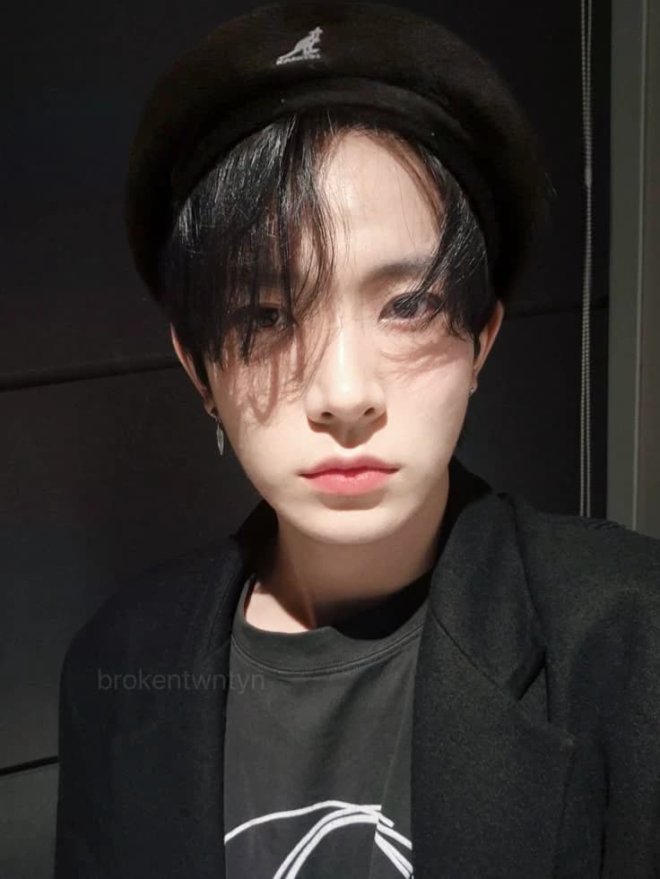Lee heeseung thumbnail