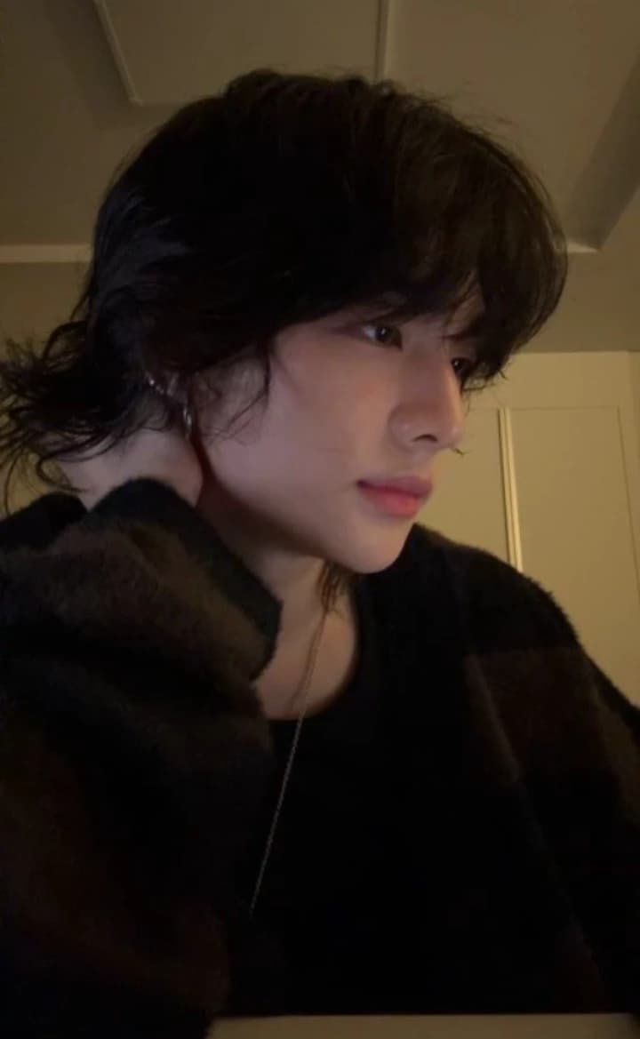 Hyunjin  thumbnail