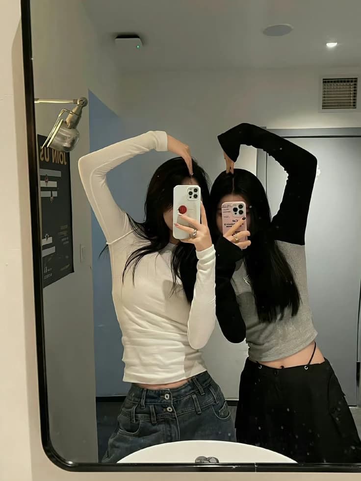Twin sister (Zara and sara ) thumbnail