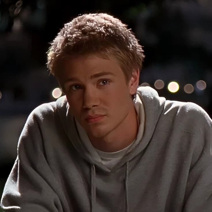 Lucas Scott thumbnail