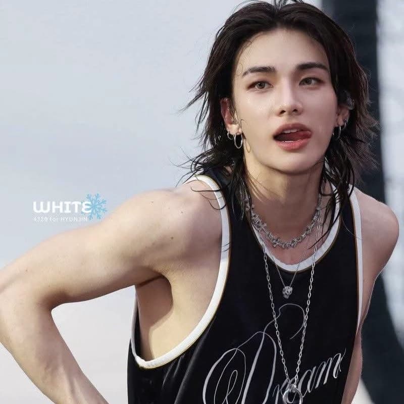 Hwang Hyunjin thumbnail