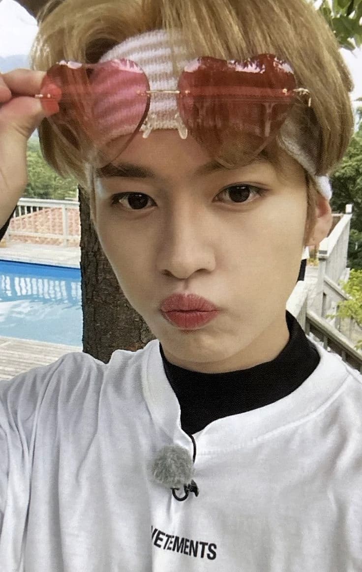Stray kids thumbnail