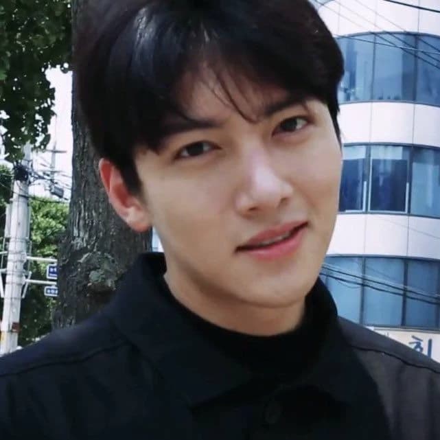 Cho Yong-pil  thumbnail